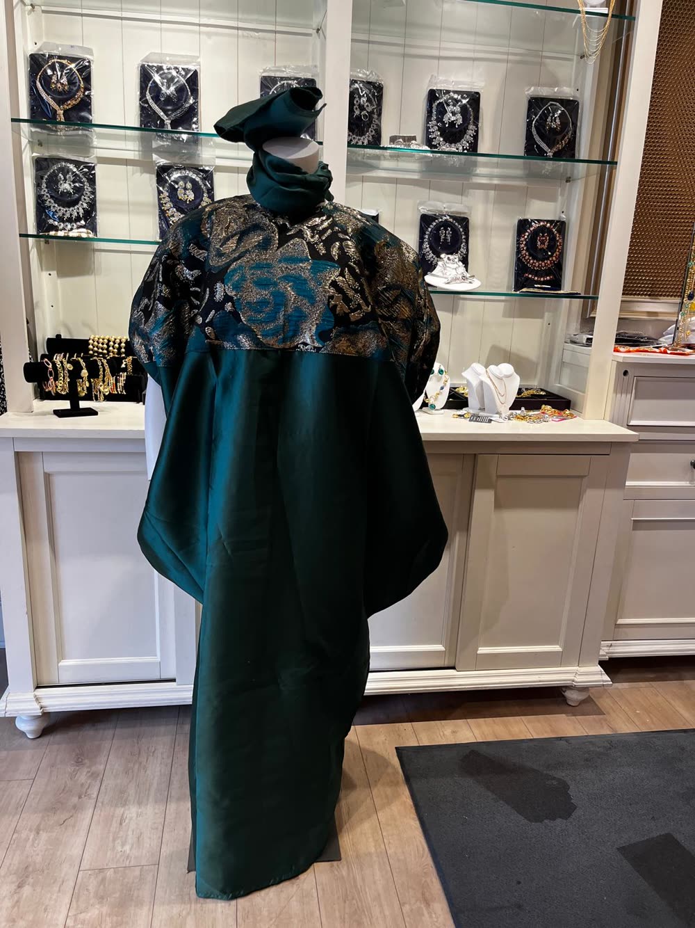 Olori Oyinkan BouBou